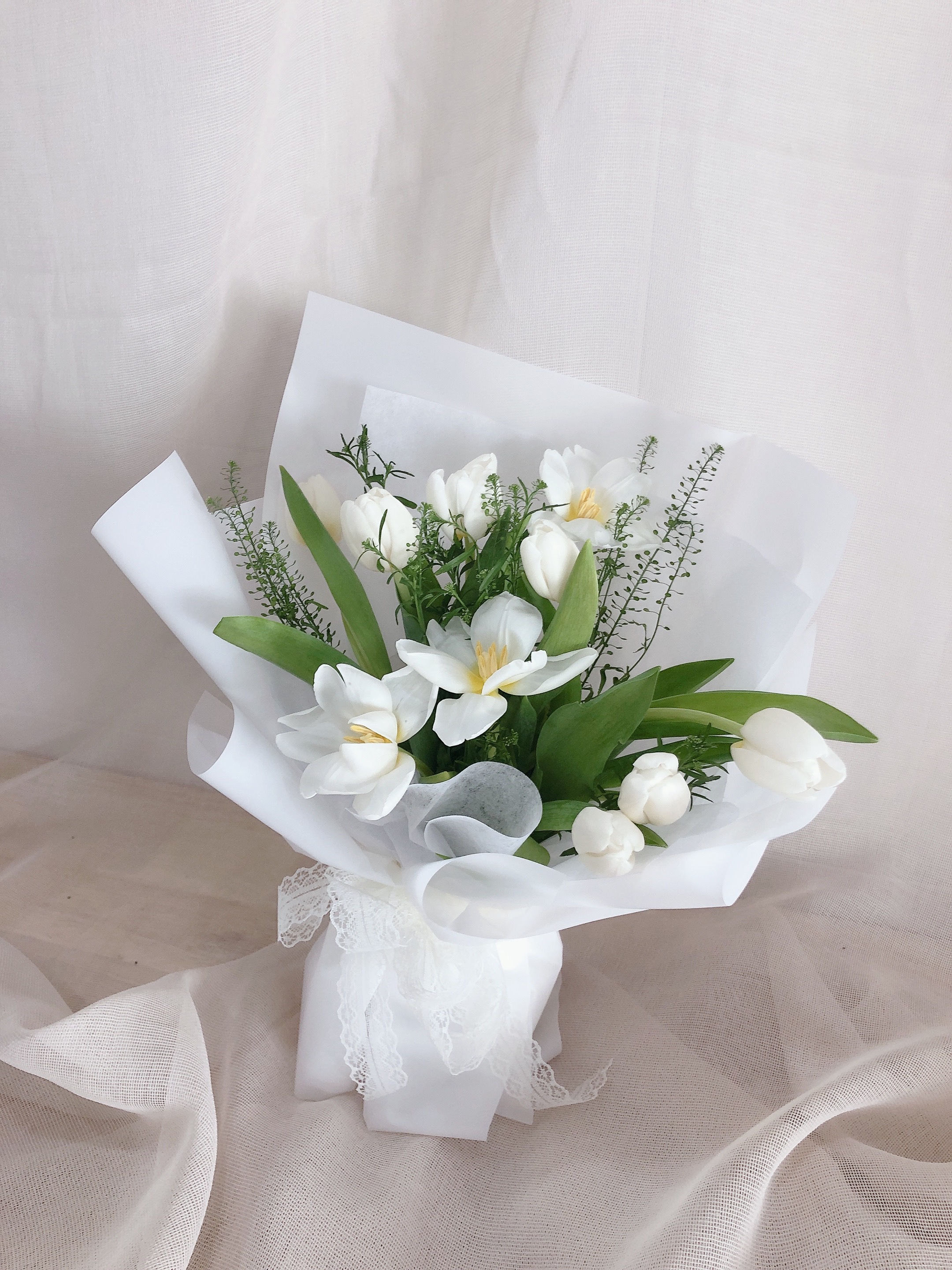 Feel White - Freeland Floral thumbnail 2