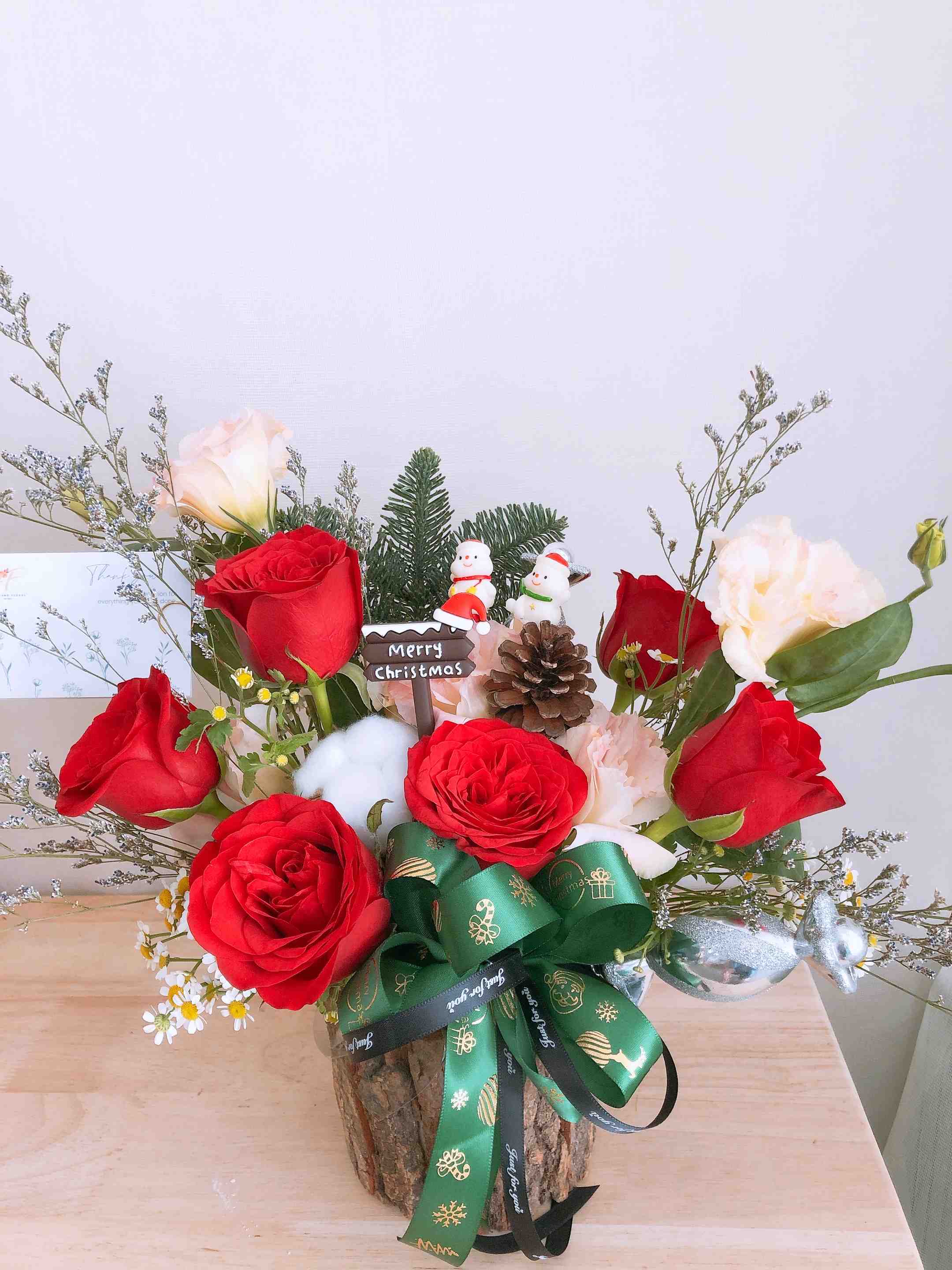 Merry Wishes - Freeland Floral thumbnail 3